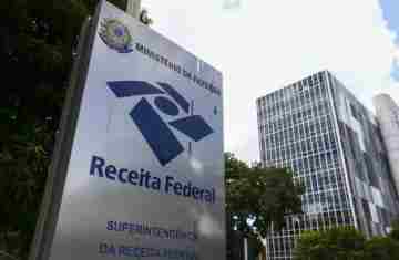 Receita paga nesta terça maior lote de restituição do IR da história